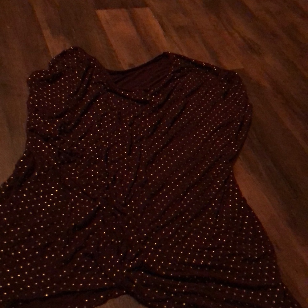 Women’s maroon top with gold dot size 1